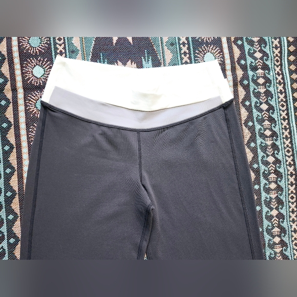 Lululemon Astro Pant (Regular). Size 8. Very soft. Gray - Picture 2 of 14